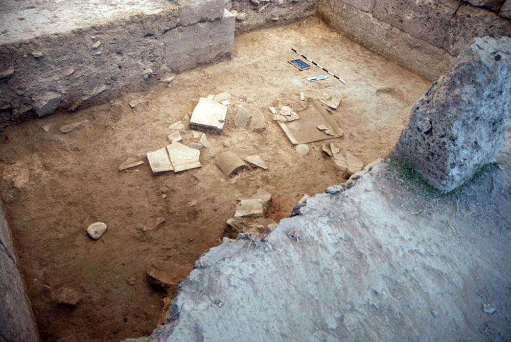 Overhead view of fragments in a trench.
