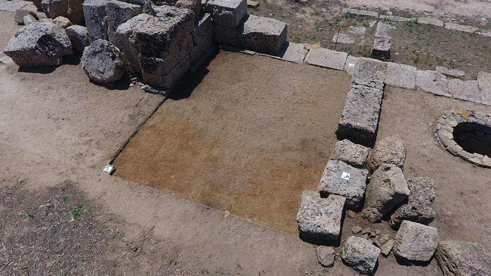 Overhead view of excavated section.